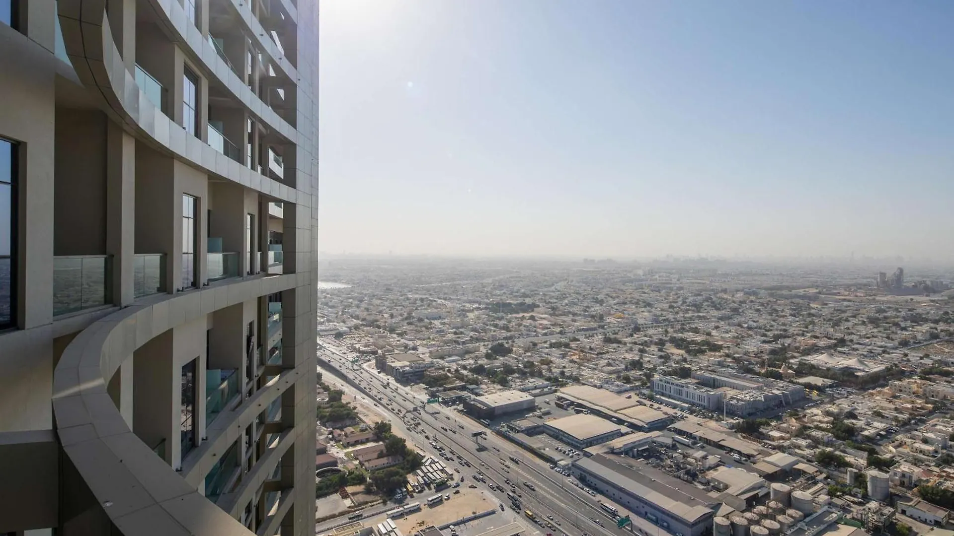 Frank Porter - Aykon City Tower C Dubai United Arab Emirates