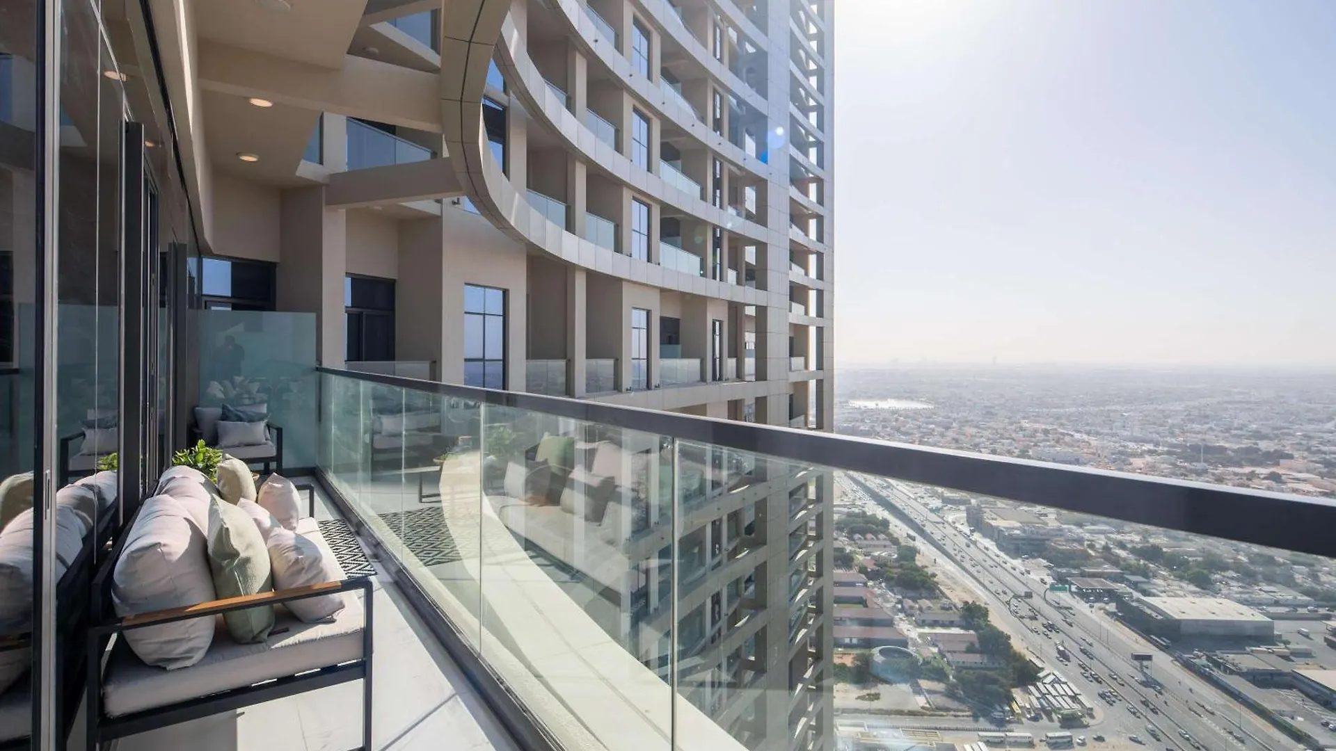 Frank Porter - Aykon City Tower C Dubai 0*,  United Arab Emirates