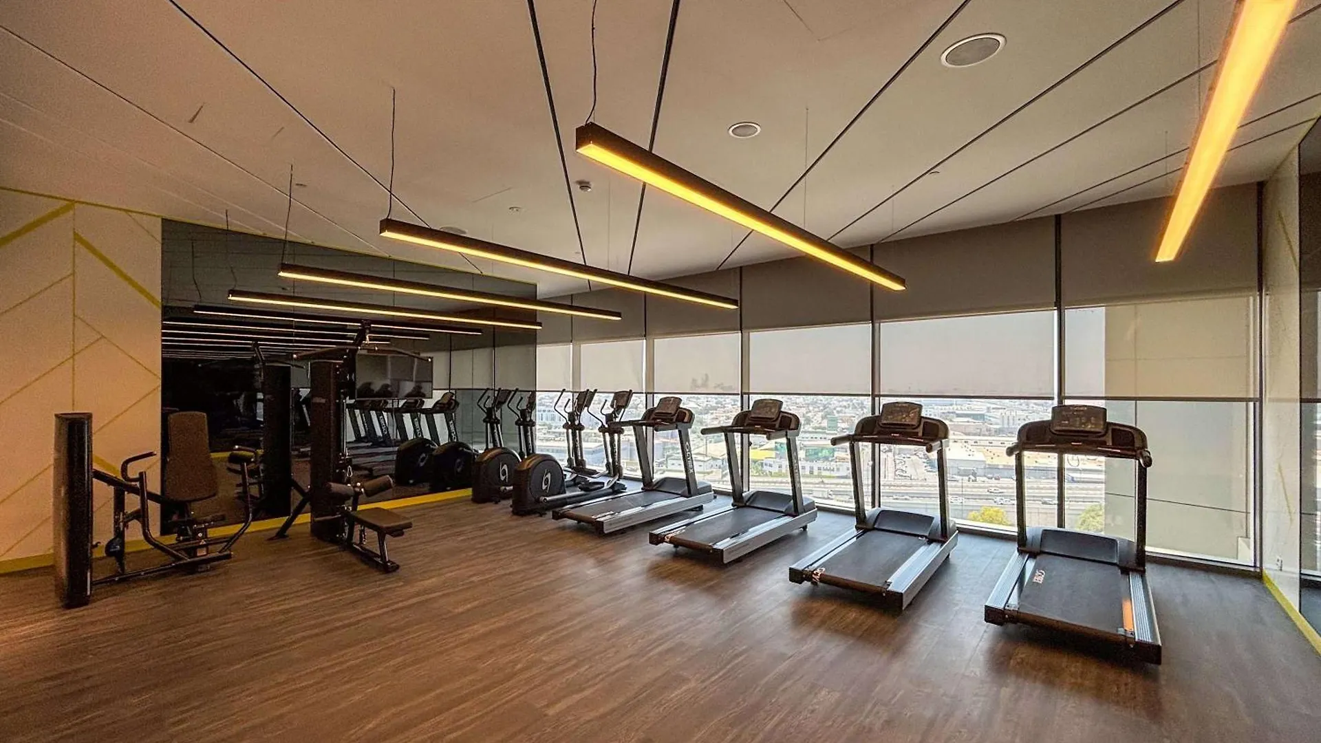 Frank Porter - Aykon City Tower C Dubai 0*,